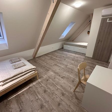 Apartmany Monastery Suites Zirec Dvůr Králové nad Labem Exteriör bild