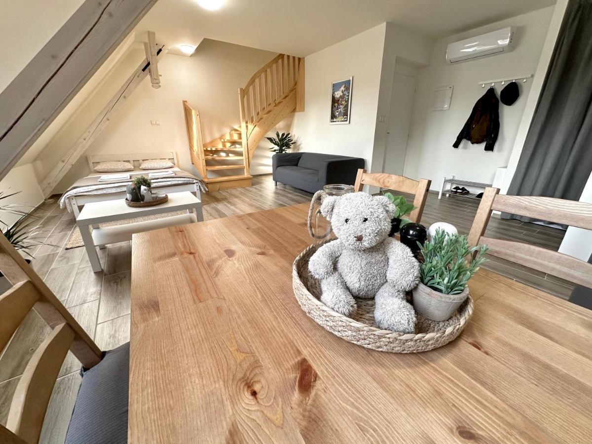 Apartmany Monastery Suites Zirec Dvůr Králové nad Labem Exteriör bild