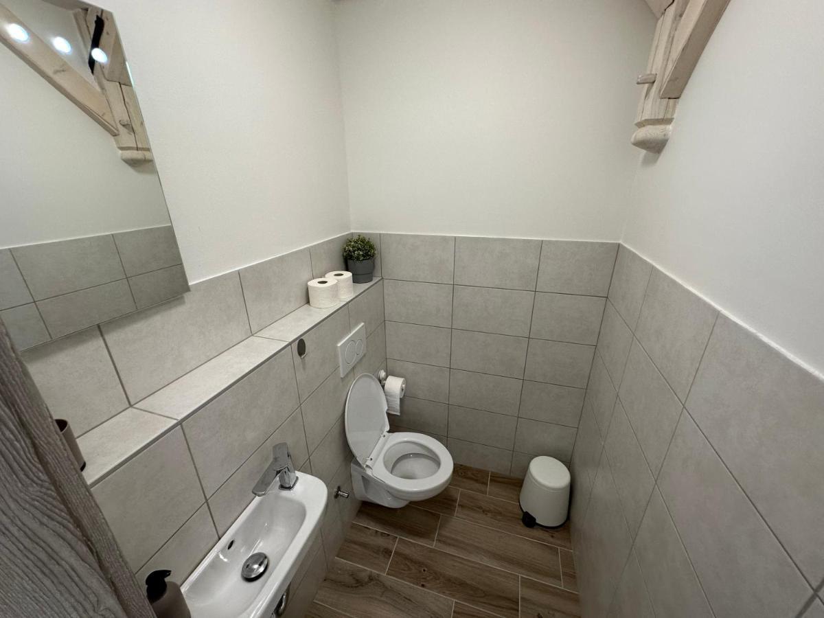 Apartmany Monastery Suites Zirec Dvůr Králové nad Labem Exteriör bild