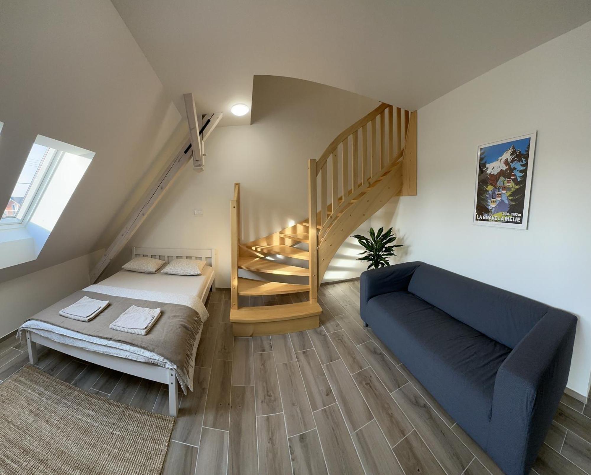 Apartmany Monastery Suites Zirec Dvůr Králové nad Labem Exteriör bild